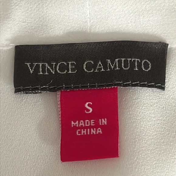 Vince Camuto V Neck Romantic Flowy Blouse in White - Size Small - Picture 5 of 7